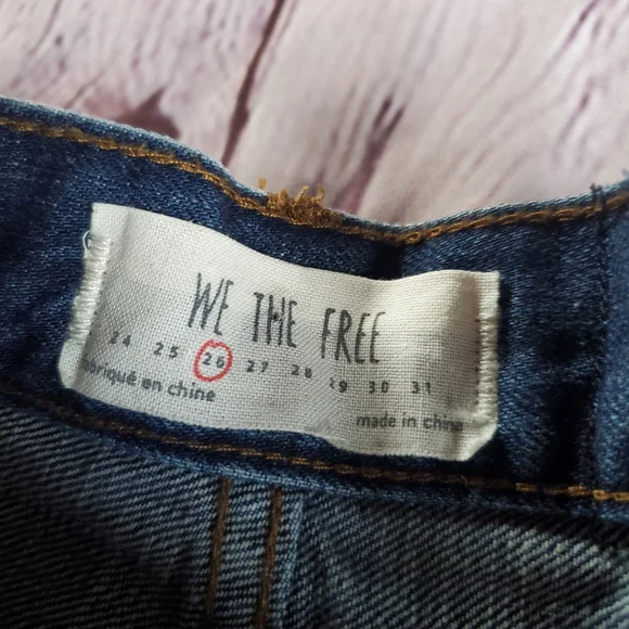 Free People Avery Blue Daisy Chain Lace Cutoff Frayed Denim Short Distressed 26 - Picture 8 of 12